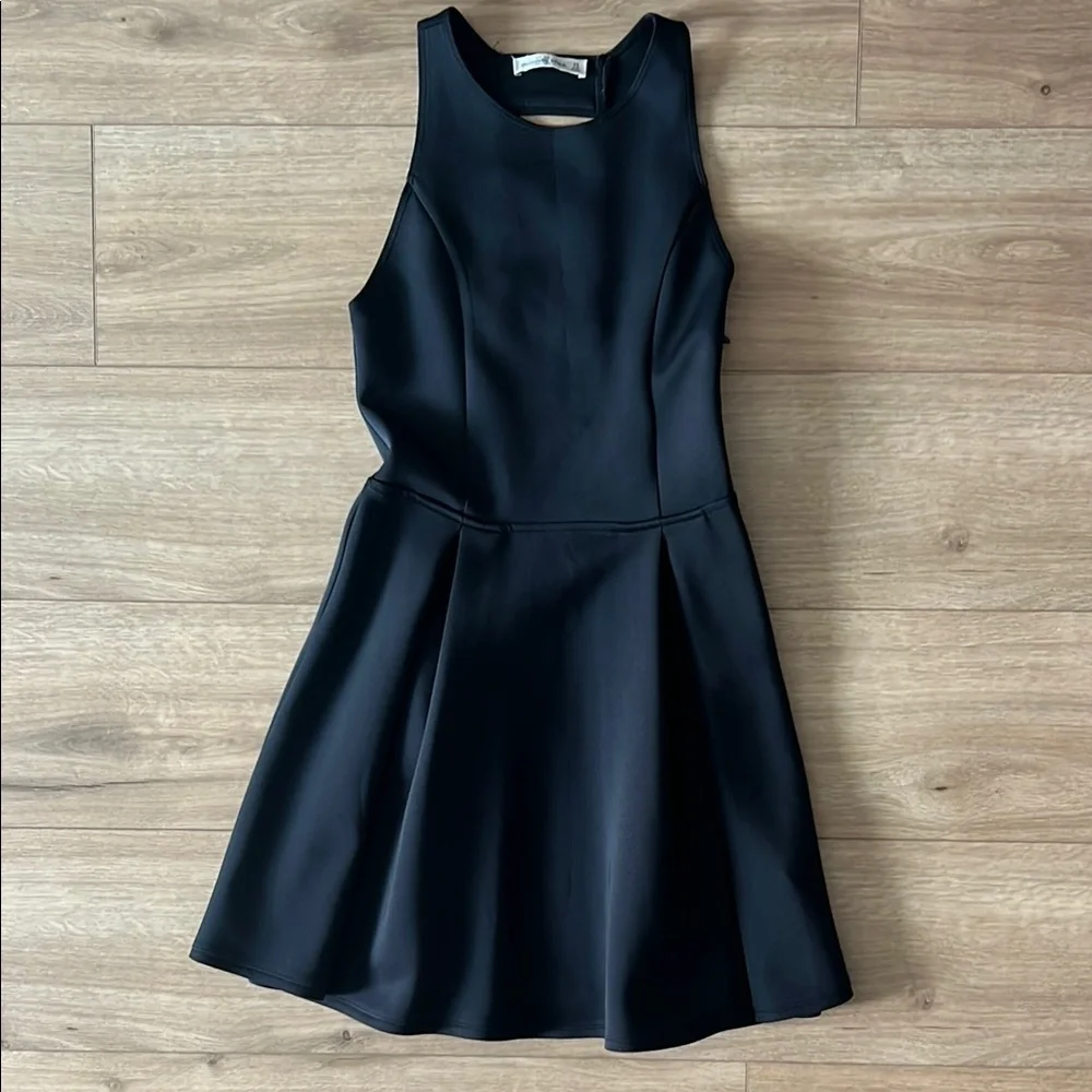 Abercrombie & Fitch Soft Scuba Dress - Picture 2 of 6